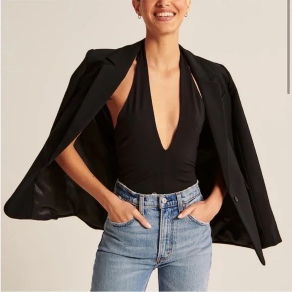 Double-Layered Seamless Fabric Halter Cutout Bodysuit